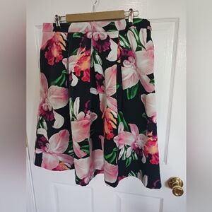 New York and Company 7th Avenue floral black midi skirt